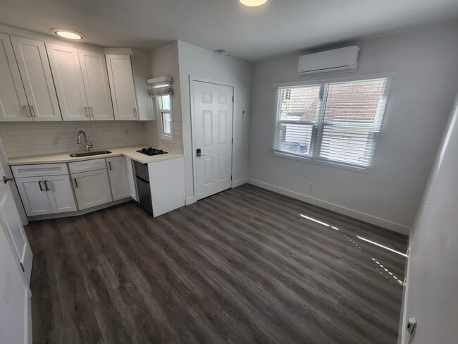 383 Harvey Dr, Unit B