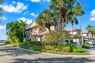 16921 Isle of Palms Dr in Delray Beach, FL - Foto de edificio - Building Photo