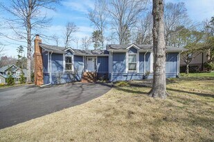 306 Happy Creek Rd in Locust Grove, VA - Building Photo