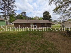 5731 Buck Ct in Ellenwood, GA - Building Photo - Building Photo