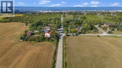 585 Fifth Rd E in Hamilton, ON - Building Photo - Building Photo