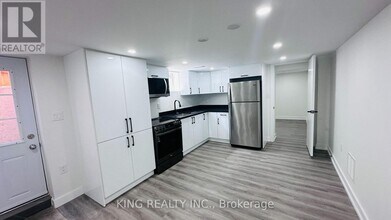 994 Brimley Rd in Toronto, ON - Building Photo - Building Photo