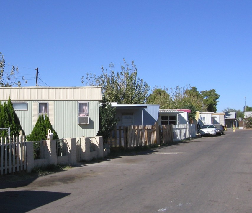 Camino Vista Mhptic in Phoenix, AZ - Building Photo