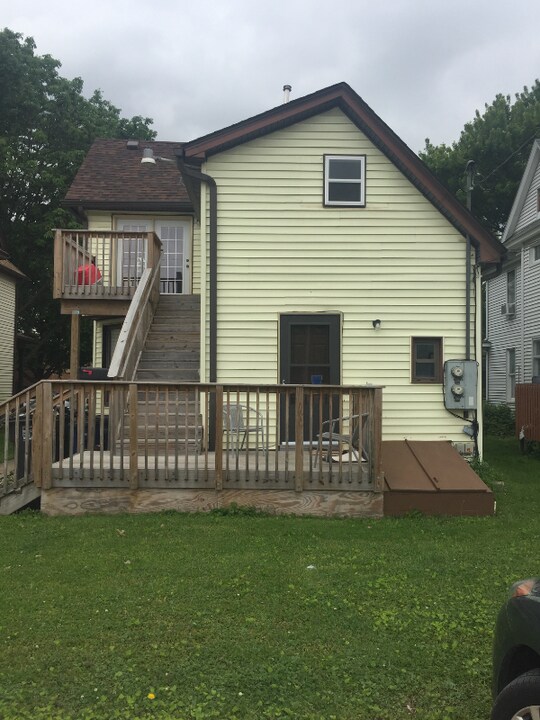 1418 11th St in Moline, IL - Building Photo