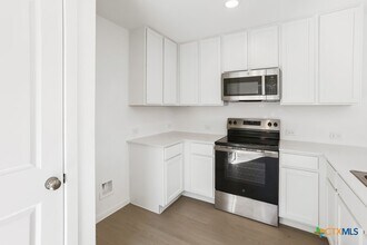 316 Alligator Crk in Seguin, TX - Building Photo - Building Photo