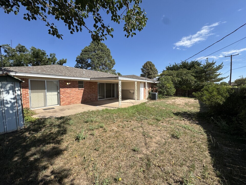 2201 Barnett Dr in Roswell, NM - Building Photo