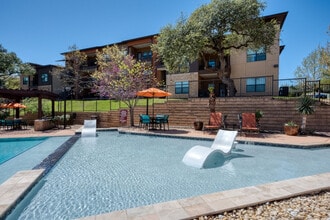 Rustico at Fair Oaks in Boerne, TX - Foto de edificio - Building Photo