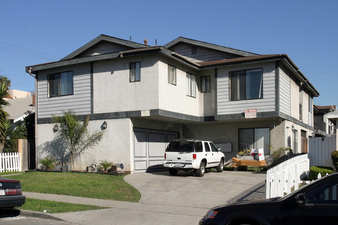 1632 Orizba Ave in Long Beach, CA - Building Photo