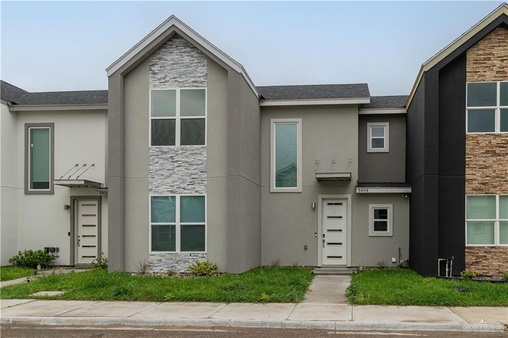 5404 N Crown Point in Pharr, TX - Building Photo