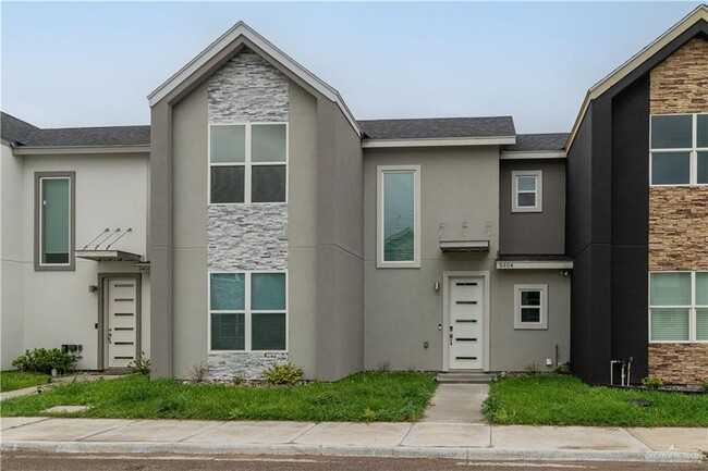 property at 5404 N Crown Point