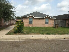 15 Orlando St in Edinburg, TX - Building Photo