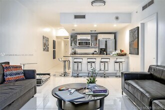 185 SW 7th St, Unit 2901 in Miami, FL - Building Photo - Building Photo
