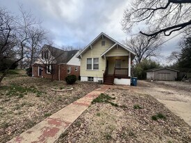 406 Tiffin Ave in Ferguson, MO - Building Photo