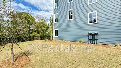1479 Creekside Cir NW in Atlanta, GA - Building Photo - Building Photo