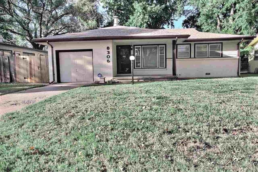 8306 E Indianapolis St in Wichita, KS - Building Photo