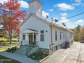 186 Ledgedale Rd in Lake Ariel, PA - Building Photo - Building Photo