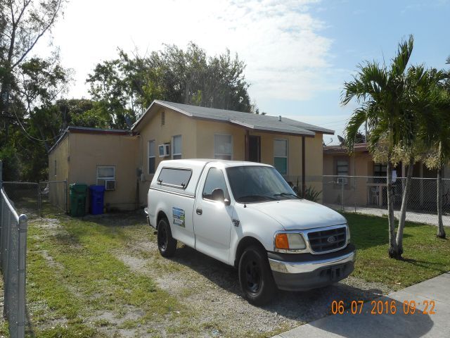 208 NW 28th Ave in Fort Lauderdale, FL - Building Photo