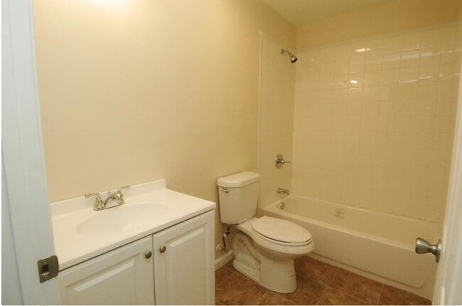 1710 Fleet St, Unit #3 photo'