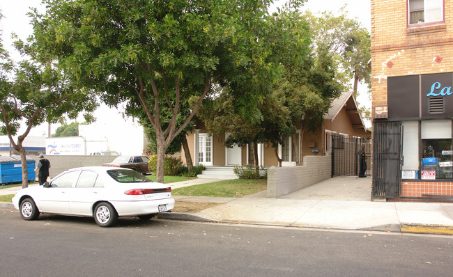 4 Units in Glendale, CA - Foto de edificio - Building Photo