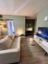 55 Avenue Rd, Unit SI ID1507402P in Toronto, ON - Building Photo - Building Photo