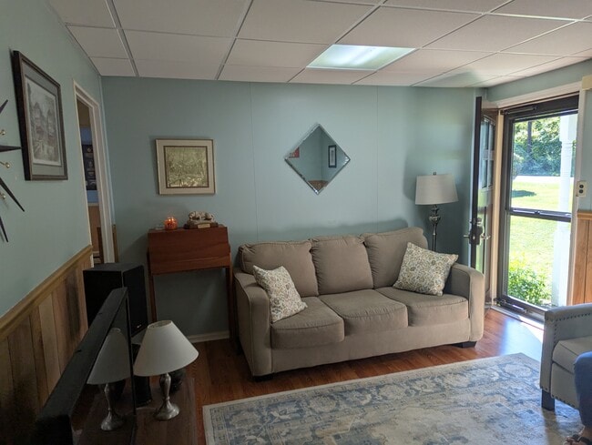 309 W Main St in Boalsburg, PA - Foto de edificio - Building Photo