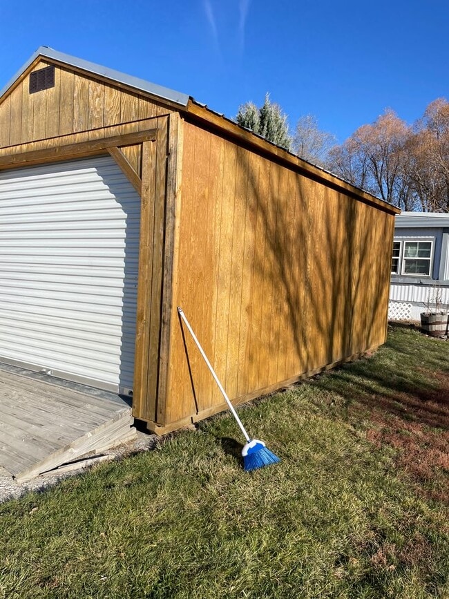 16 11th St N in Columbus, MT - Building Photo - Building Photo