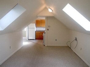 713 Somerset Ave-Unit -3 in Taunton, MA - Building Photo - Building Photo