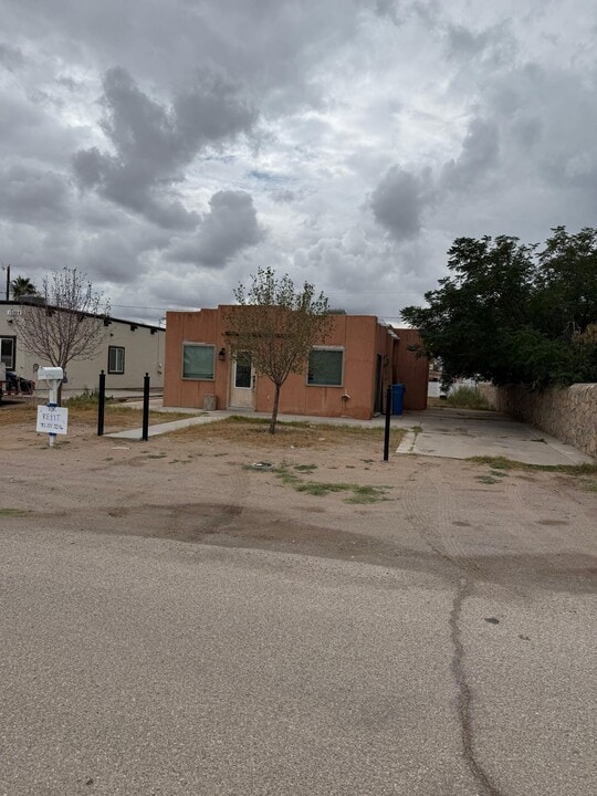 10224 Hatchett Rd in Socorro, TX - Building Photo