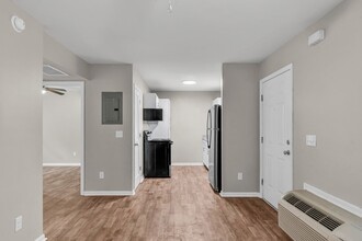 2125 Aberdeen Ave in North Charleston, SC - Building Photo - Building Photo
