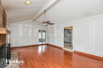 3915 Wrentham Dr in Arlington, TX - Foto de edificio - Building Photo