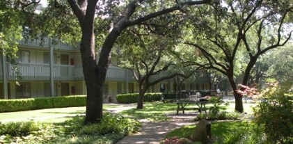 Riverfalls at Bellmar in Dallas, TX - Foto de edificio - Building Photo
