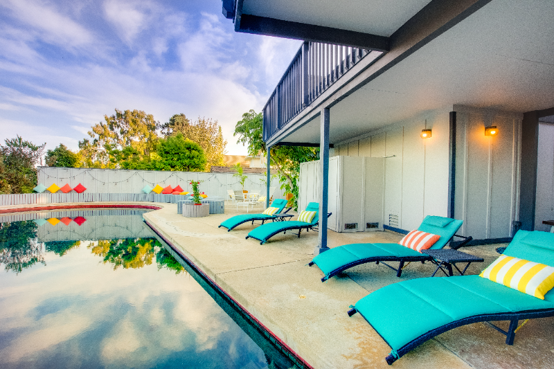 8143 La Jolla Scenic Dr N in San Diego, CA - Building Photo