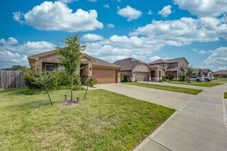 2031 Stella Pne Dr in Tomball, TX - Building Photo - Building Photo