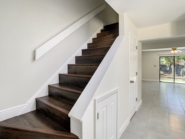 9027 Pebble Creek Dr in Tampa, FL - Building Photo - Building Photo