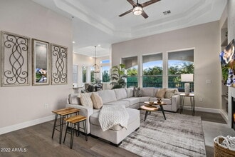 8245 E Bell Rd in Scottsdale, AZ - Building Photo - Building Photo