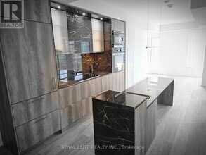 11-1211 Yorkville Ave in Toronto, ON - Building Photo - Building Photo