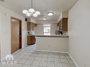 4211 Spring Meadow Ln in Flower Mound, TX - Foto de edificio - Building Photo