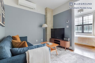 187 Kent Ave in Brooklyn, NY - Building Photo - Building Photo