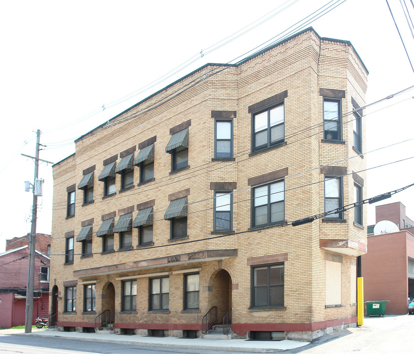 16 E North St in New Castle, PA - Building Photo