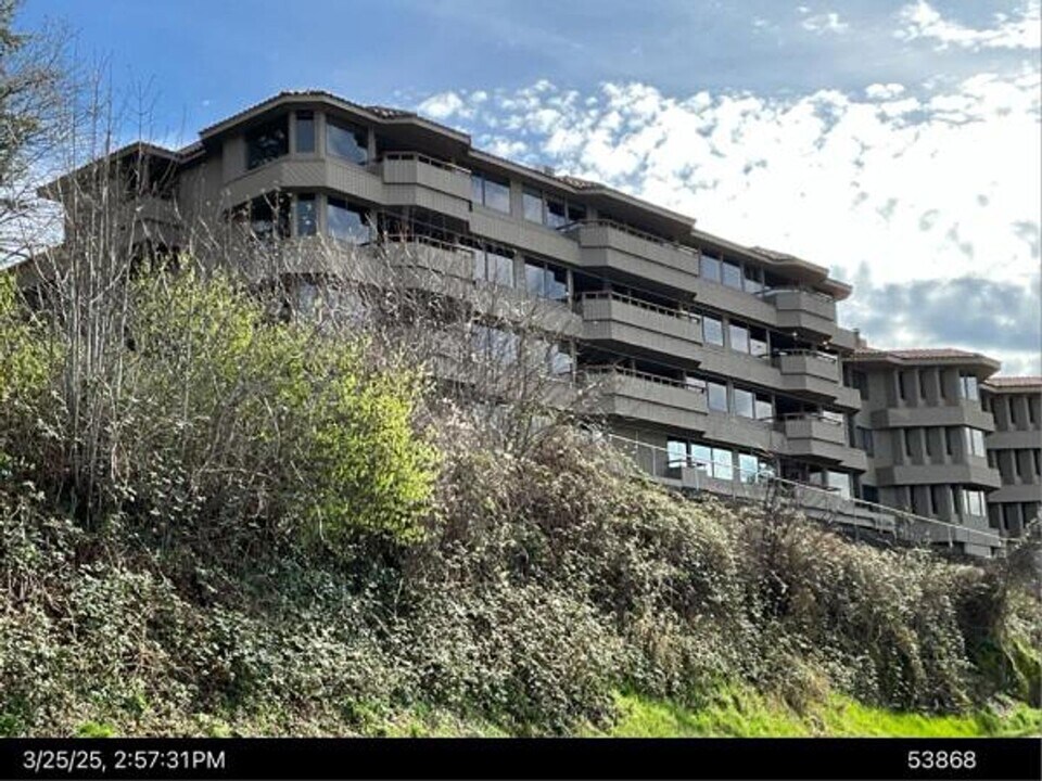 317 N State St in Bellingham, WA - Building Photo