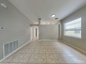 5547 Braddock Dr in Zephyrhills, FL - Building Photo - Building Photo