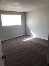 5117 E Sun Valley Dr in Las Vegas, NV - Building Photo - Building Photo