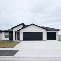 7557 E Flyway St in Nampa, ID - Building Photo