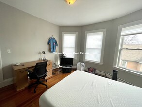 12 Bucknam St, Unit 3 in Boston, MA - Building Photo - Building Photo