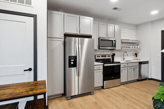 423 E Michigan St, Unit ID1032100P in Indianapolis, IN - Foto de edificio - Building Photo