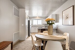 228 Lone Rock Dr in Hurricane, UT - Building Photo