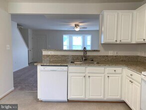 411 Independence Dr in Stafford, VA - Building Photo - Building Photo