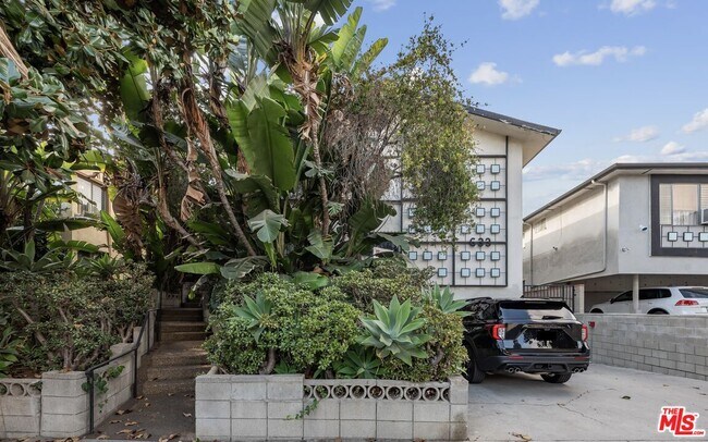 633 Hayworth Ave in Los Angeles, CA - Building Photo - Building Photo