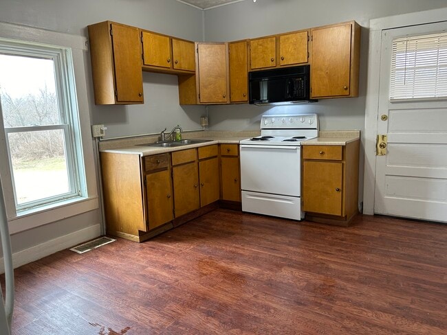 1151 Boyers Rd in Boyers, PA - Foto de edificio - Building Photo