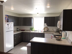 1130 Cedar Knls, Unit B5 in Cedar City, UT - Building Photo - Building Photo